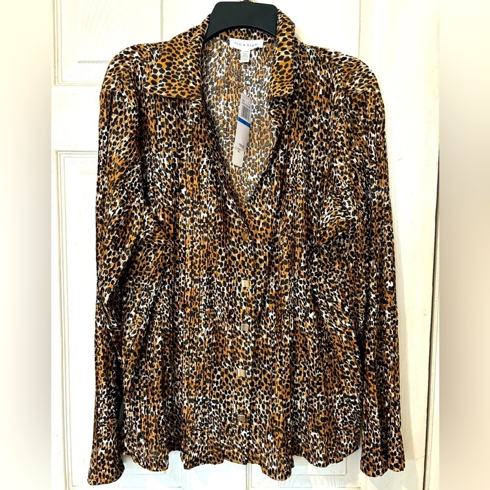 RIO & RIAN NWT Long Sleeve Leopard Print Blouse